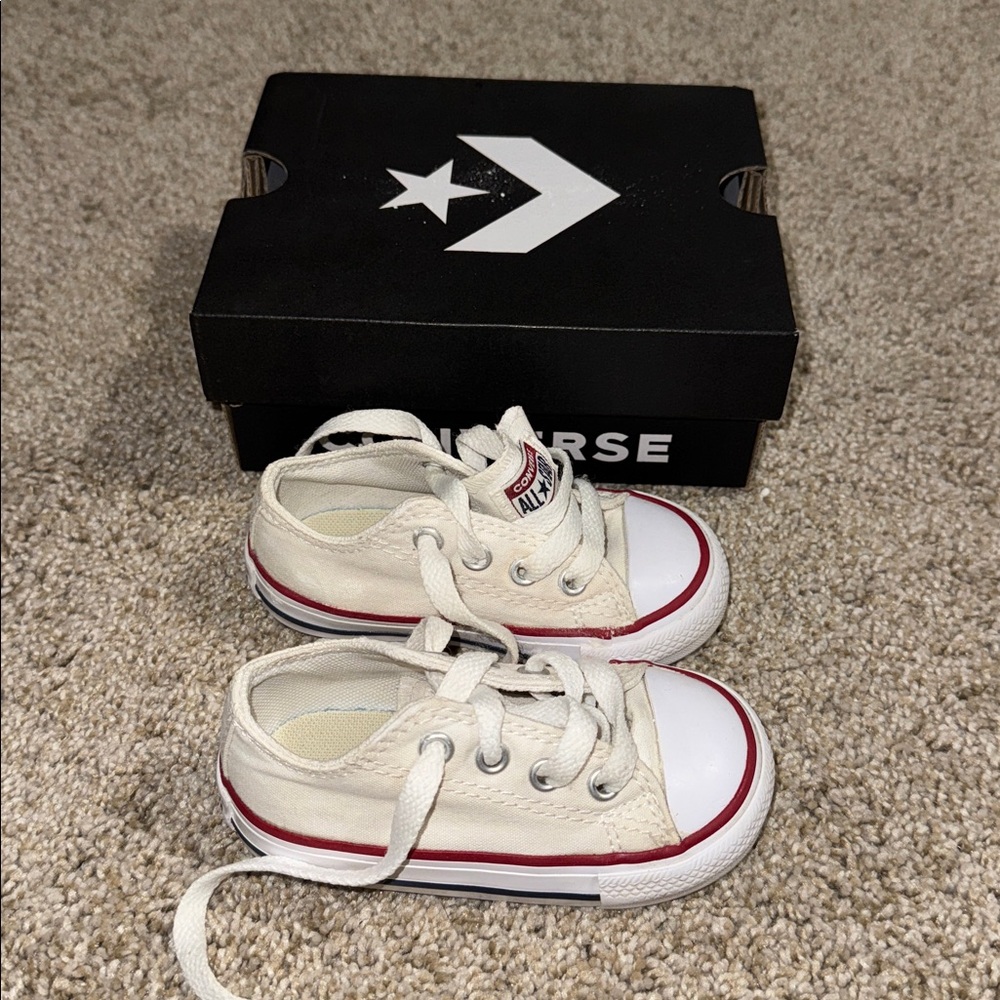 Size 5 Toddler Girl’s White Low Top Converse Shoes with Box